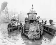 BROOKLYN NAVY YARD PIER US TUGBOAT 1946 11x14 GLOSSY PHOTO PRINT