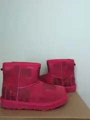 UGG Australia Kids Classic Mini Scatter Graphic Boots Size 4 NEW NIB