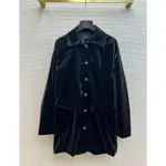 23新款JENNIE同款 雙層領設計黑色襯衫式風衣外套 特殊黑色光澤感面料 防風防水 寬松版型 黑色女生外套