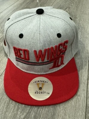 Detroit Red Wings Vintage Hockey SnapBack Adjustable Hat Gray, Red/Boys Size