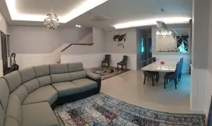 望萬的5臥室獨棟住宅 - 3033平方公尺/4間專用衛浴Home at TMGCC Ayer Keroh. 5BR