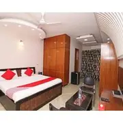 FabHotel Singh Suite