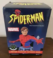 New SPIDER-MAN Peter Parker Resin Bust DIAMOND SELECT #2874/3200 Walmart Excl.