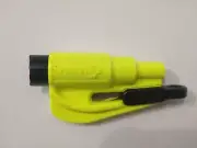 Emergency Keychain Car Escape Tool, Seatbelt Cutter/Window Breaker Neon