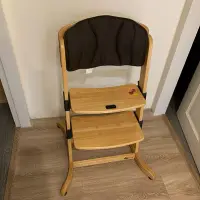 在飛比找Yahoo!奇摩拍賣優惠-Woody baby 木的寶貝 木製可調式成長餐椅 高腳餐椅