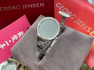 ☆最愛二手精品☆ GEORG JENSEN TORUN 喬治傑生朵蘭銀色圓形不鏽鋼鏡面手環手錶石英錶 C字開口腕錶 XG6484 337 XS