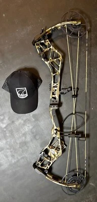Bear Archery Persist 33 Right Hand 70 Pound Bottomland Camo New