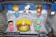 NEW Peanuts Nativity Figures Deluxe Set Stable Manger Snoopy Charlie Brown
