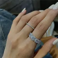 在飛比找ETMall東森購物網優惠-銀飾戒指密鑲鋯石戒指女生素圈簡約輕奢風指環閉口精美生日禮物