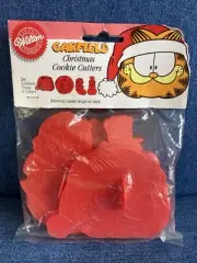 Vintage GARFIELD Cat Wilton Red Christmas Cookie Cutters 4 Designs 1978