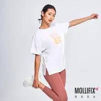 在飛比找momo購物網優惠-【Mollifix 瑪莉菲絲】袖反摺漸層LOGO短袖上衣、瑜