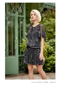 在飛比找Yahoo!奇摩拍賣優惠-*流行專櫃* 2021春夏 流行秀 裙子 2.8折 $998