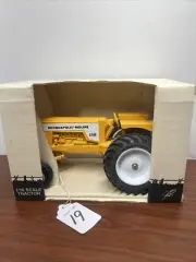Minneapolis-Moline G940 1/16 Scale NIB