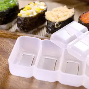 【DY312】握壽司模具 五連式 壽司 模具盒 飯糰模具 壽司盒 握壽司 壓型器 壽司模型 (5折)