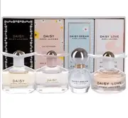 Marc Jacobs For Women 4-Piece Mini Perfume Gift Set