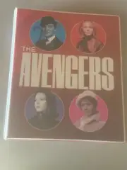 2024 UNSTOPPABLE CARDS AVENGERS Trading Card Binder w/ 7 Card Set and AUTO