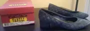 Van eli April Blue Suede Stitch Womens 6.5