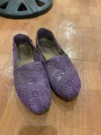 在飛比找旋轉拍賣優惠-Toms紫色蕾絲鞋w7.5