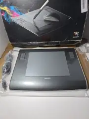 Wacom Intuos3 6"x 8" PTZ-630/G0-A Graphics Tablet with Pen and Mouse