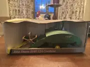 NEW Ertl 1940 JOHN DEERE 12A Combine 1:16 Die Cast Metal 5601 USA ORIGINAL