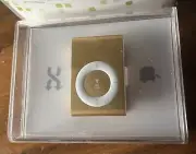 Apple iPod Shuffle 1GB Gold MC167LL/A Model A1204 Bundle & unopened covers