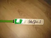 ADAM GILCHRIST HAND SIGNED MINI BAT UNFRAMED + C.O.A & PHOTO PROOF