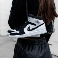 在飛比找蝦皮購物優惠-Nike Air Jordan 1 Mid SE 黑白熊貓 