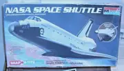 MONOGRAM NASA SPACE SHUTTLE SNAP-TITE MODEL KIT BOXED 1:200