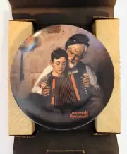 VTG IN BOX 1981 Knowles Norman Rockwell Plate “The Music Maker” With COA