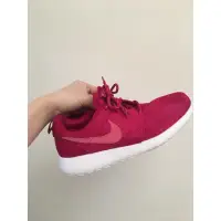 在飛比找蝦皮購物優惠-Nike RoshRun 桃紅色 球鞋 慢跑鞋