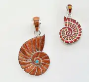 ELEGANT SPINY MULTICOLOR ONYX INLAY .925 STERLING SILVER TWIRL SHELL PENDANT