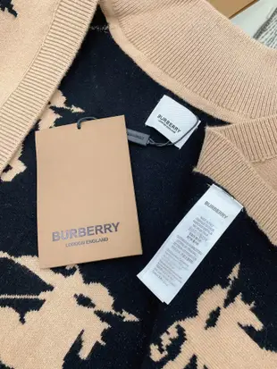 【同步專柜 Burberry戰馬 圖案斗篷披肩 】Burberry秋冬新款 親媽價格給力 造型功能很強大 實物真 AM1089