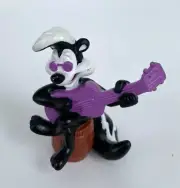 Vintage Applause Looney Tunes Pepe Le Pew w/Guitar Rock Band Macau PVC Figurine