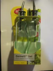Tablecraft Gemelli Clear Glass/Steel Oil And Vinegar Set w/Pourer NOS H918