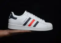 在飛比找Yahoo!奇摩拍賣優惠-adidas 愛迪達 SUPERSTAR 第二雙5折 貝殼頭