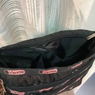 🐾小闆娘愛亂買🐾 LeSportsac 刺繡蝴蝶結 3352 三層拉鍊斜背包 休閒旅遊包