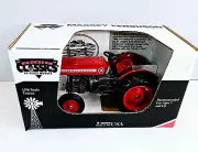 Massey Ferguson 135 Tractor Die Cast Metal 1/16 Scale Country Classics 3+ USA