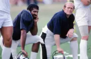 Pittsburgh Steelers Franco Harris and Terry Bradshaw look on durin- Old Photo