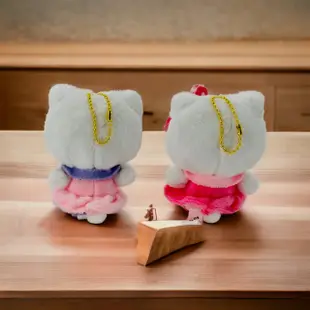 【HELLO KITTY】3吋小洋裝HELLO KITTY 8公分 一對(凱蒂貓HELLO KITTY絨毛娃娃 吊飾 5103025)