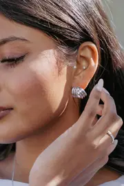 [PUP38] Marigold Earrings - Silver Silver