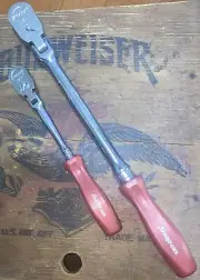 (NEW) Snap On Tools 2pc 1/4" & 3/8"dr Flex-Head Ratchet Set W/Pearl Red Handles