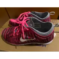 在飛比找蝦皮購物優惠-Nike 桃粉色慢跑鞋 24.5