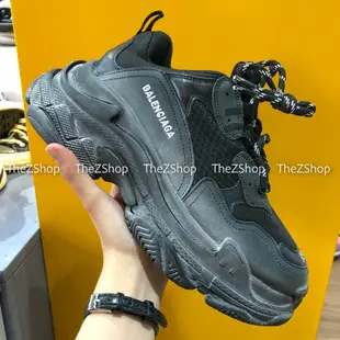 Balenciaga Triple S 全黑運動鞋