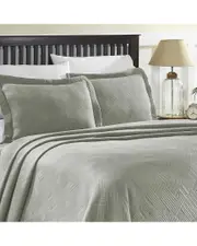 Superior Geometric Fret Cotton Jacquard Matelasse Scalloped Bedspread Set