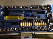 44 Piece 1/4 and some 3/8 SAE and mm Socket Set