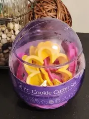 Wilton Easter Spring 10-piece Cookie Cutter Set In Storage EGG NEW