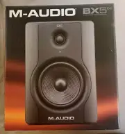M-Audio BX5 Carbon Speaker - Next-Generation 70-Watt Bi-Amplified Studio Single