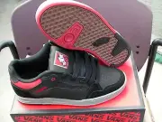 Vans mens skateboarding shoes desurgent black/red/grey size 9.5 new with box