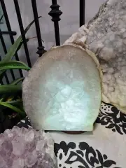 Agate lamp, Natural Crystal stone, Geode Crystal Lamp, Wood Base, LED IsUSB plug