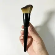 Wavy Brush Head Contouring Brush Blusher Shadow Brush Women Cosmetic